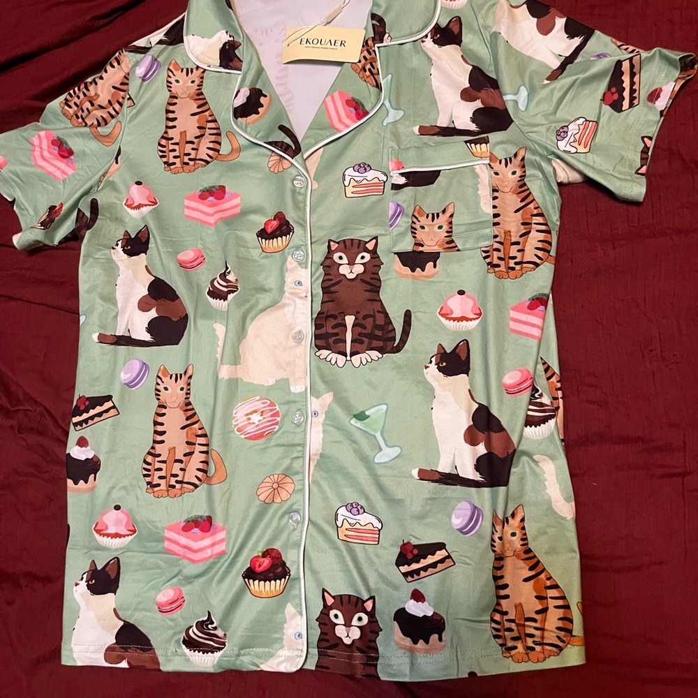 Ekouaer Women's Green Cat & Dessert Short Pajama Shirt
